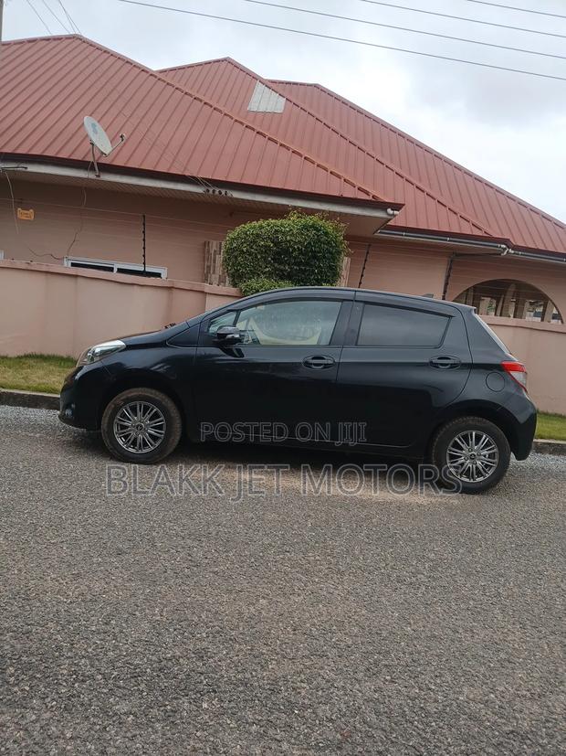 Toyota Vitz 1.3 AWD 5dr 2012 Black