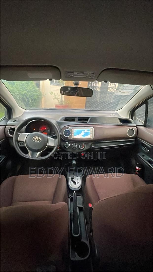 Toyota Vitz 2012 Brown