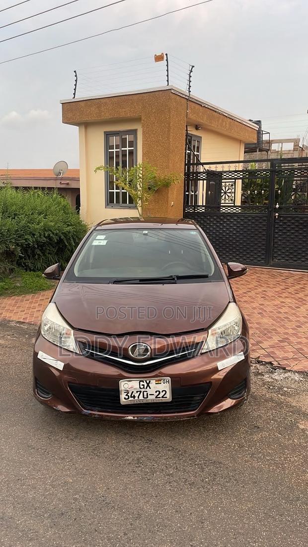 Toyota Vitz 2012 Brown