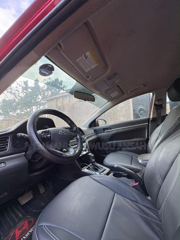 Hyundai Elantra 2019 Red