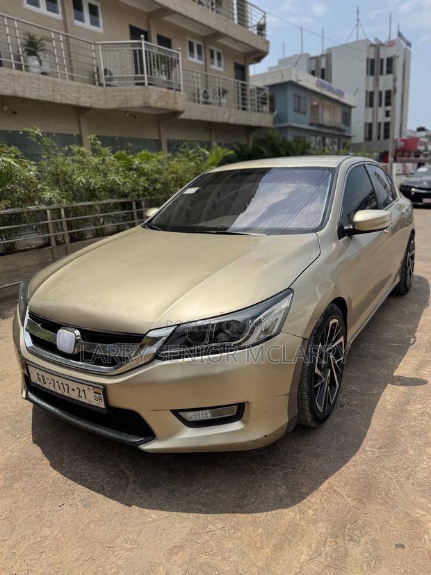 Honda Accord Sport 4dr Sedan (2.4L 4cyl 6M) 2015 Gold