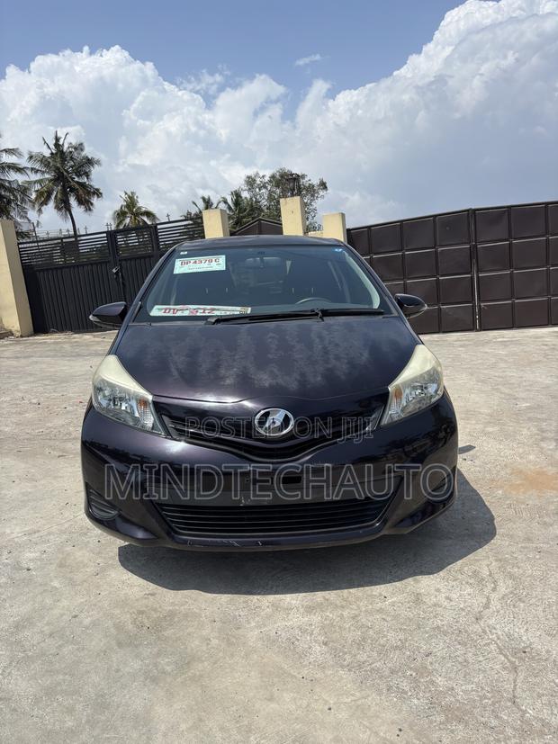Toyota Vitz 1.3 AWD 3dr 2014 Purple