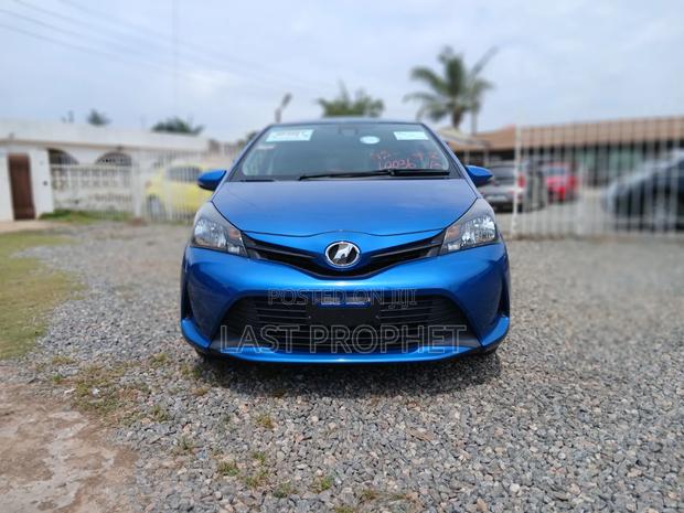 Toyota Vitz 1.3 FWD 5dr 2015 Blue