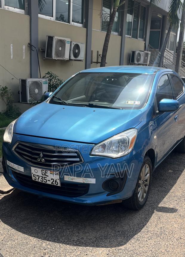 Mitsubishi Mirage ES 2018 Blue