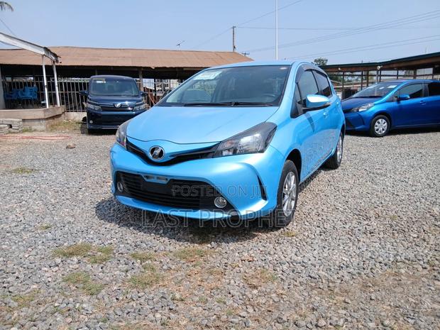 Toyota Vitz 1.3 AWD 5dr 2016 Blue