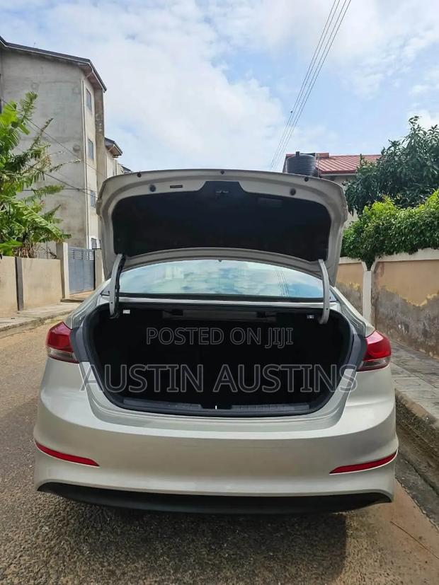 Hyundai Elantra 2018 Gray