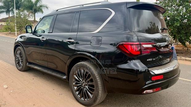 Infiniti QX80 PREMIUM SELECT 2022 Black