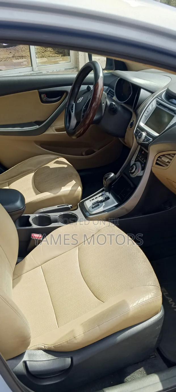Hyundai Elantra Limited Sedan FWD (1.8L 4cyl 6A) 2013 Blue