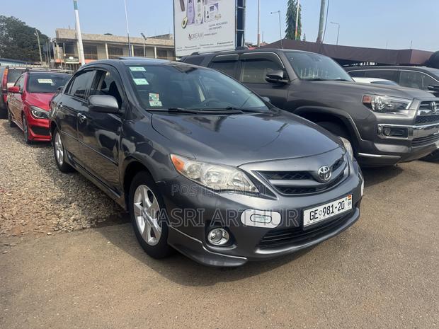 Toyota Corolla S 4dr Sedan (1.8L 4cyl 4A) 2013 Gray
