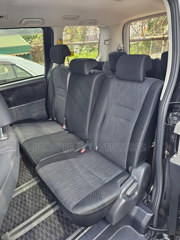 Toyota Voxy X 4WD 8-Seater 2013 Black