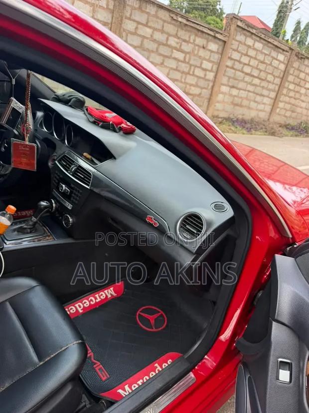 Mercedes-Benz C250 2014 Red