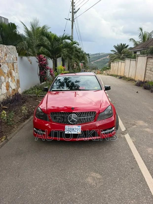 Mercedes-Benz C250 2014 Red