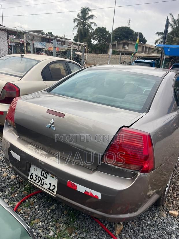 Mitsubishi Galant 2009 Gray