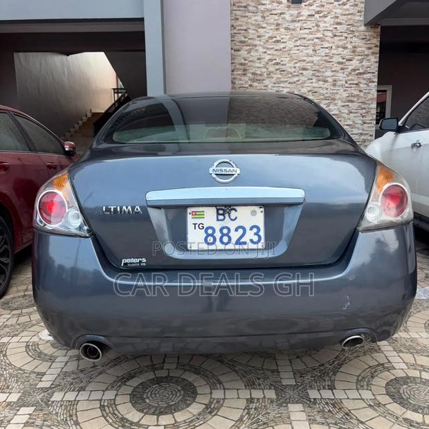Nissan Altima 2011 Gray