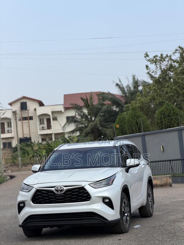 Toyota Highlander 2022 White