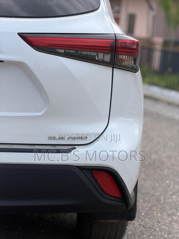 Toyota Highlander 2022 White