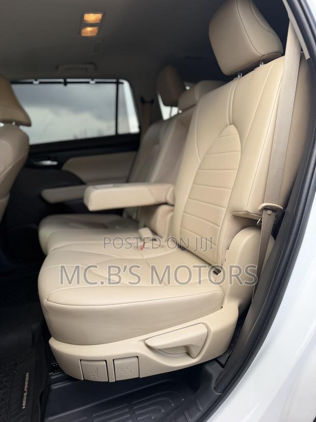 Toyota Highlander 2022 White