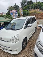Toyota Voxy V 2WD 8-Seater 2010 White for sale
