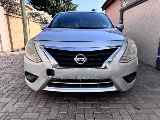 Nissan Versa 2017 Silver