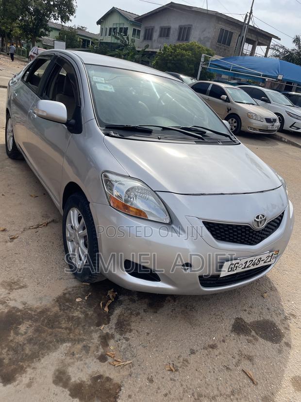Toyota Belta 2010 Silver