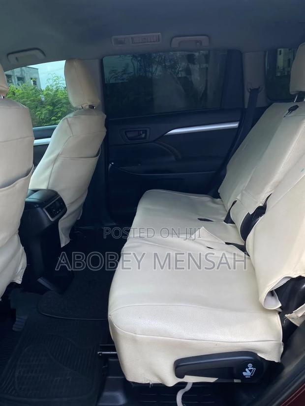 Toyota Highlander LE Plus 2019 Burgundy