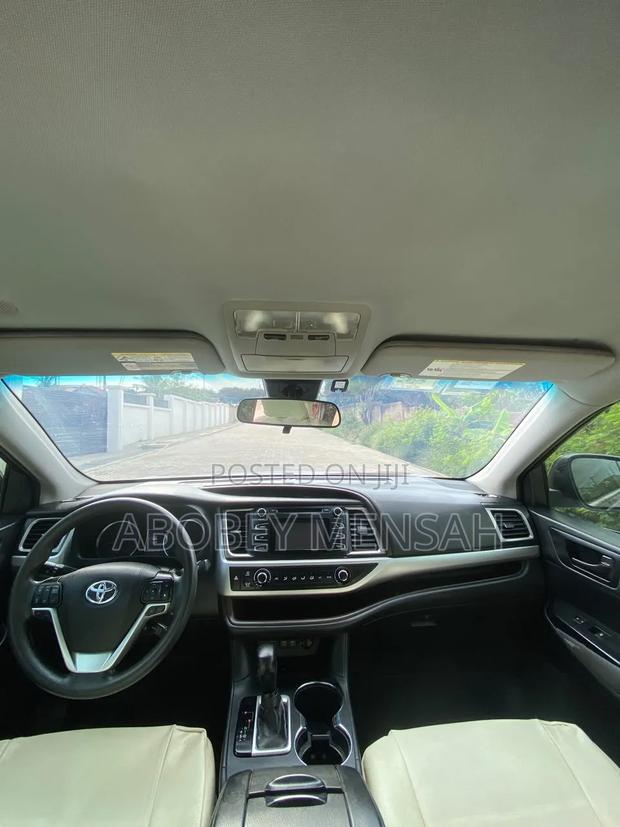 Toyota Highlander LE Plus 2019 Burgundy