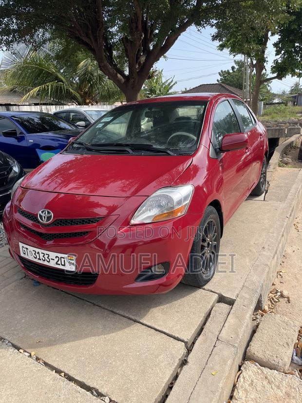 Toyota Yaris 2010 Red