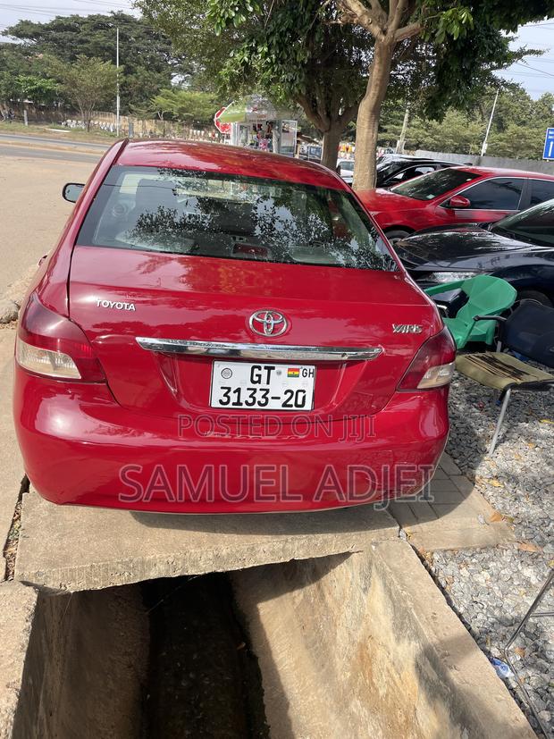 Toyota Yaris 2010 Red