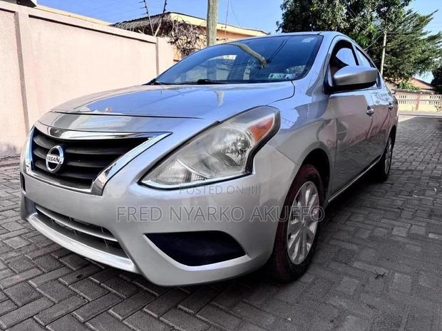 Nissan Versa 2017 Silver