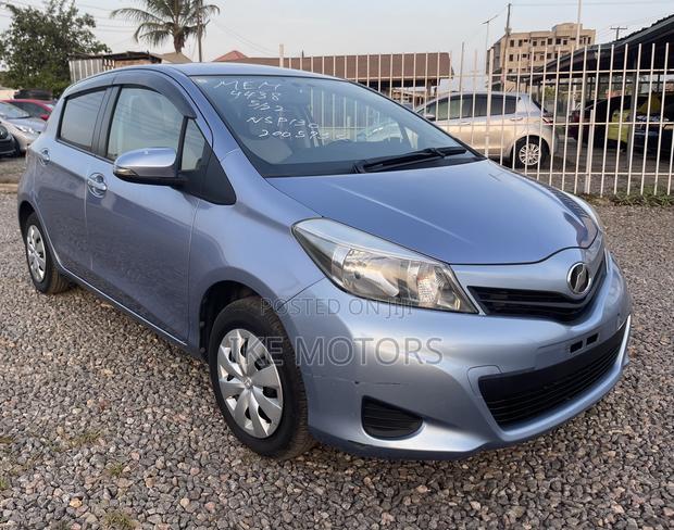 Toyota Vitz 1.3 AWD 3dr 2013 Blue