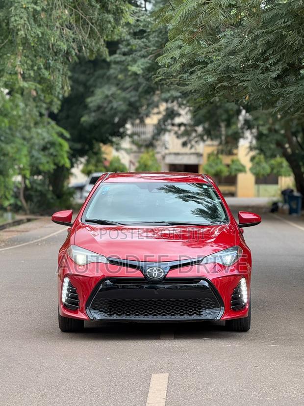 Toyota Corolla 2018 Red