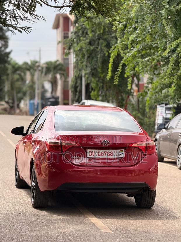 Toyota Corolla 2018 Red