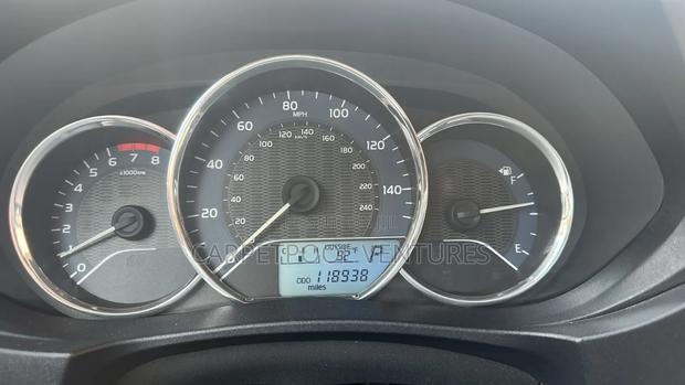 Toyota Corolla 2015 Green