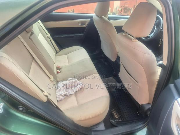 Toyota Corolla 2015 Green
