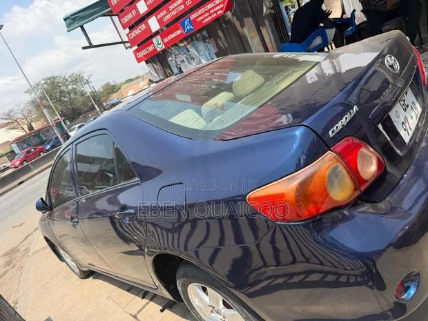 Toyota Corolla 2010 Blue
