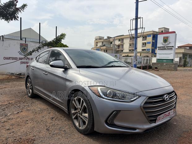 Hyundai Elantra Limited Sedan FWD (2.0L 4cyl 6A) 2017 Gray
