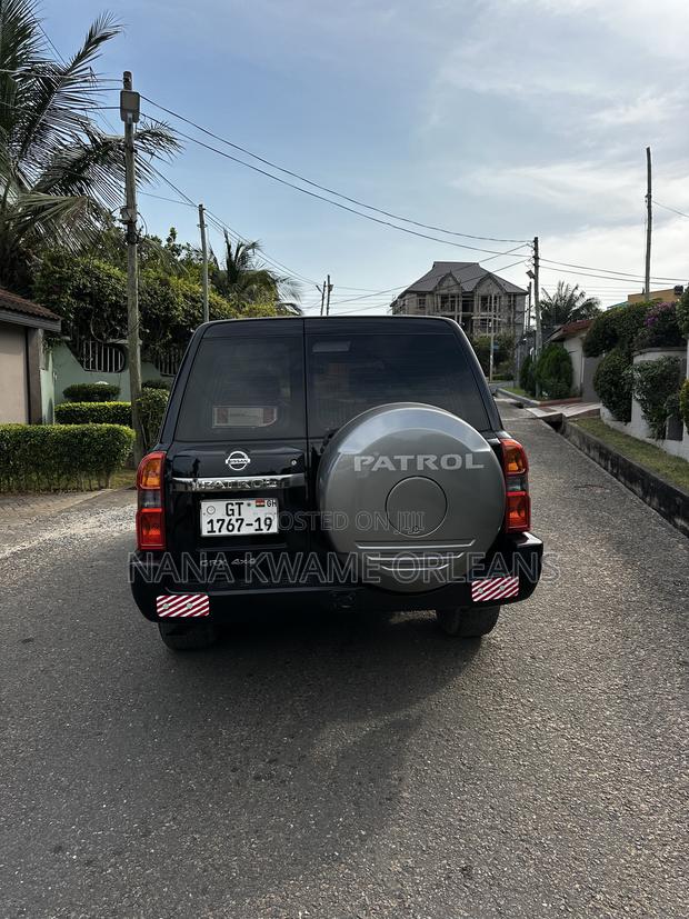 Nissan Patrol 2015 Black