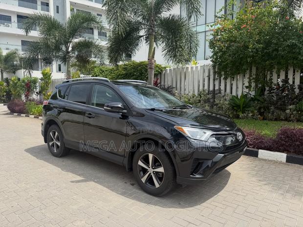 Toyota RAV4 LE AWD (2.5L 4cyl 6A) 2017 Black