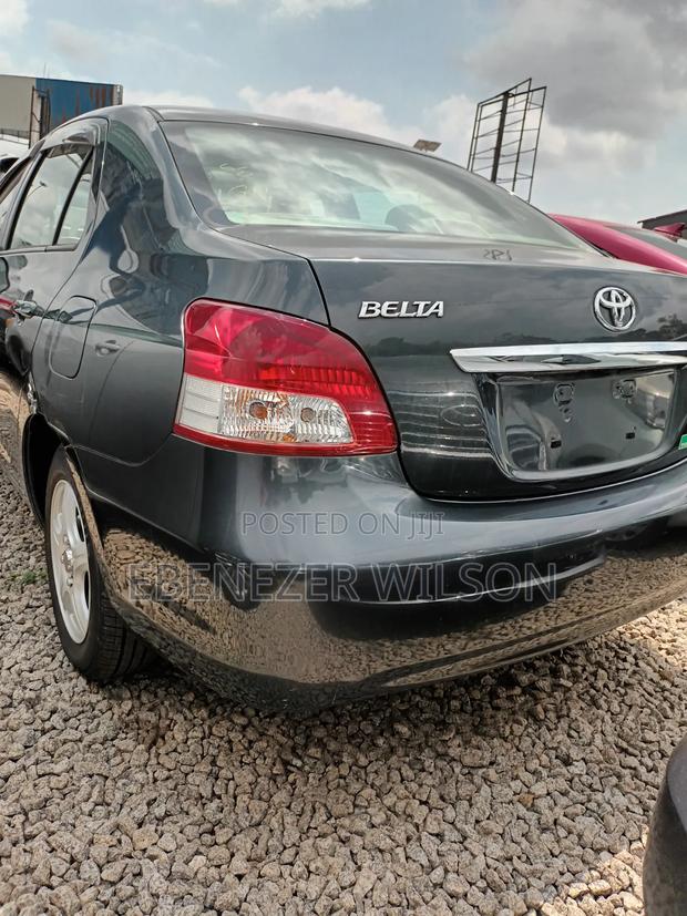 Toyota Belta 2012 Silver