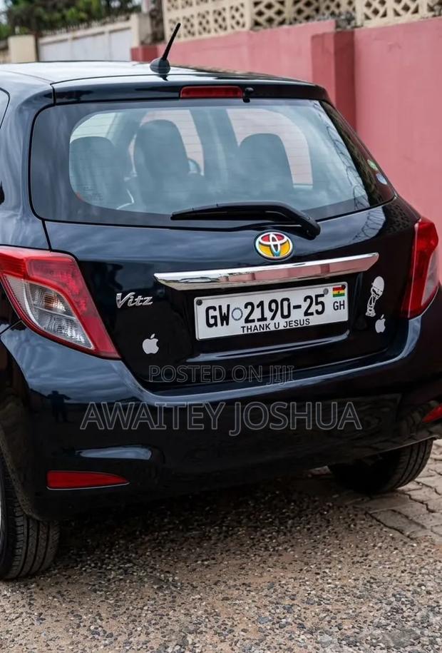 Toyota Vitz 2013 Black