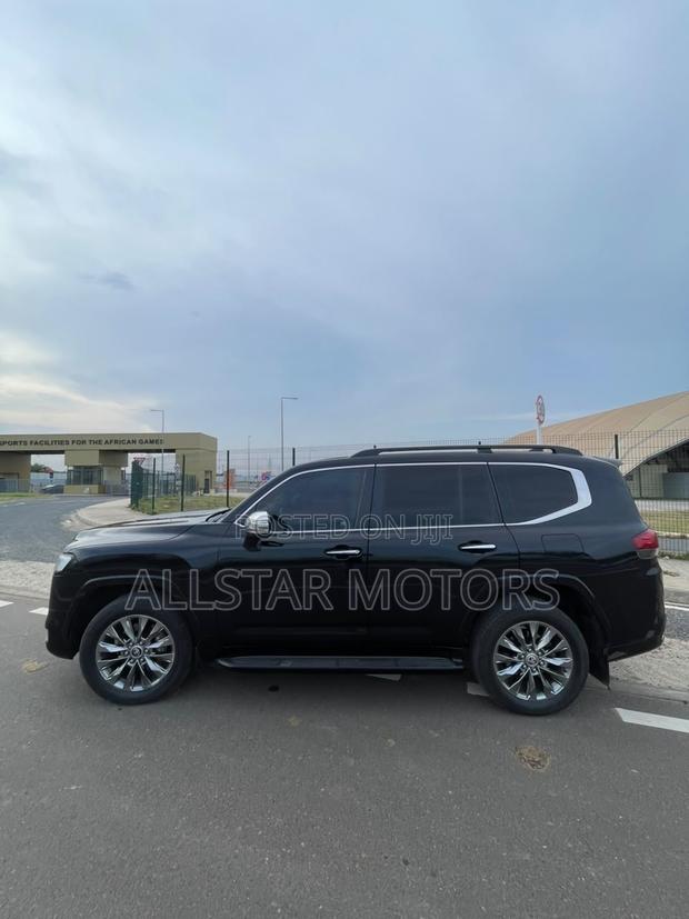 Toyota Land Cruiser 2024 Black
