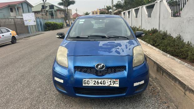 Toyota Vitz 1.0 FWD 3dr 2010 Blue