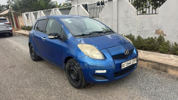 Toyota Vitz 1.0 FWD 3dr 2010 Blue
