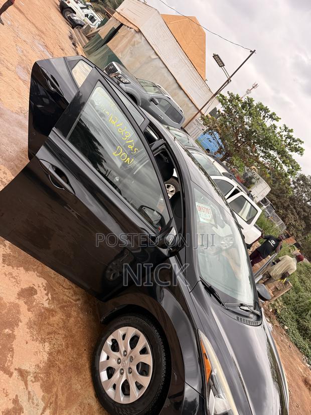 Hyundai Elantra SE 4dr Sedan (1.8L 4cyl 6M) 2015 Black