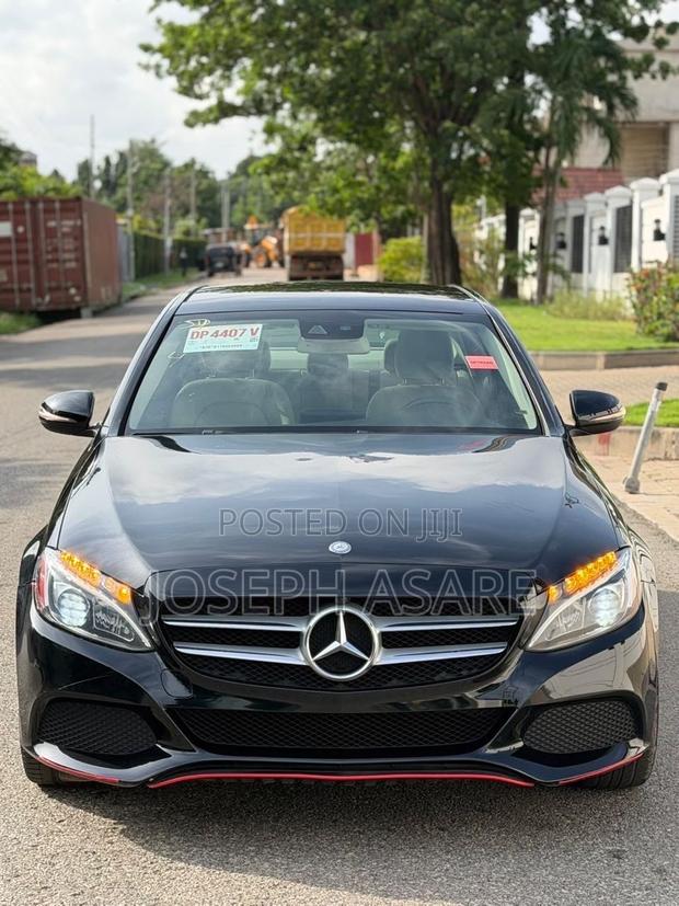 Mercedes-Benz C300 2017 Black