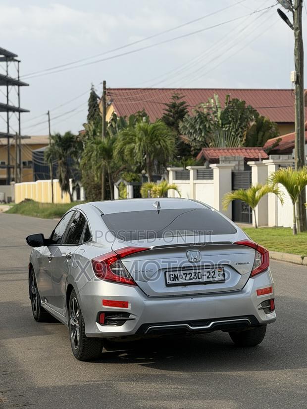 Honda Civic Touring 4dr Sedan (1.5L 4cyl) 2017 Silver