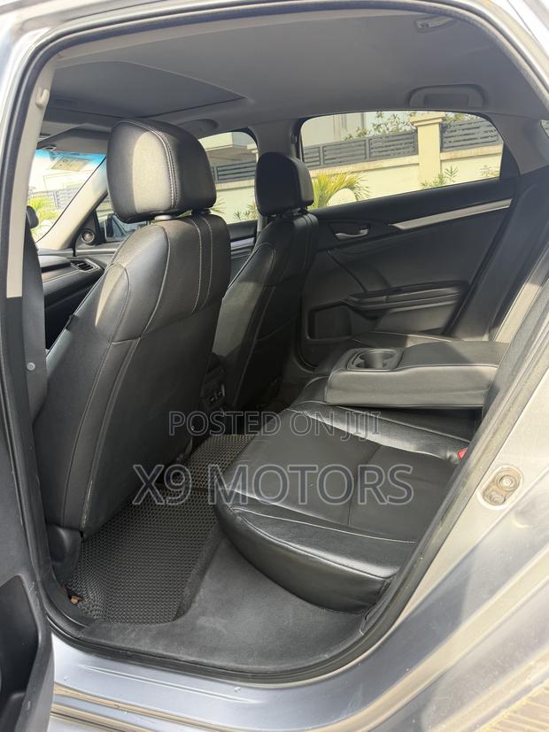Honda Civic Touring 4dr Sedan (1.5L 4cyl) 2017 Silver