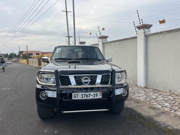 Nissan Patrol 2016 Black