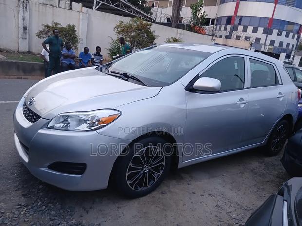 Toyota Matrix Hatchback FWD (1.8L 4cyl 5M) 2010 Silver
