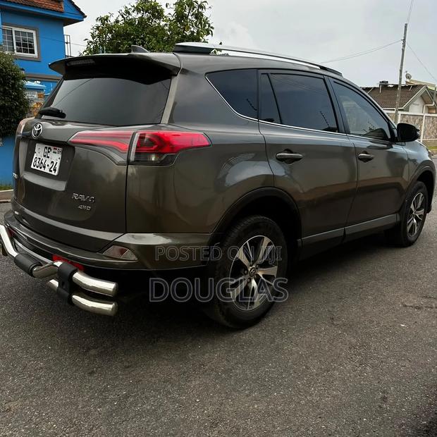 Toyota RAV4 2016 Brown
